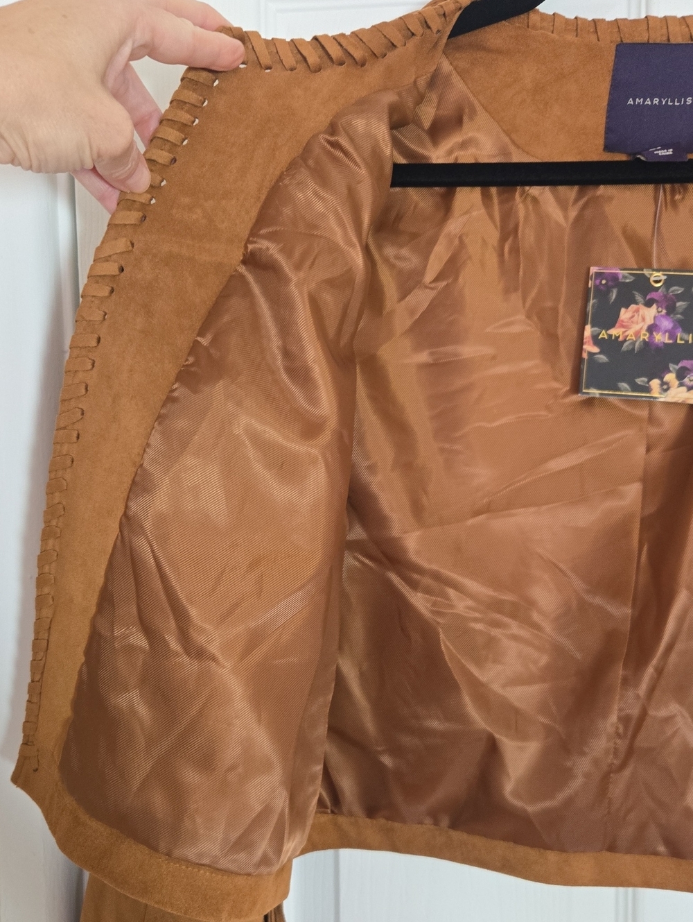 Amaryllis Faux Suede Fringe Jacket M Camel Brown Western Boho Cropped NWT - Picture 12 of 17